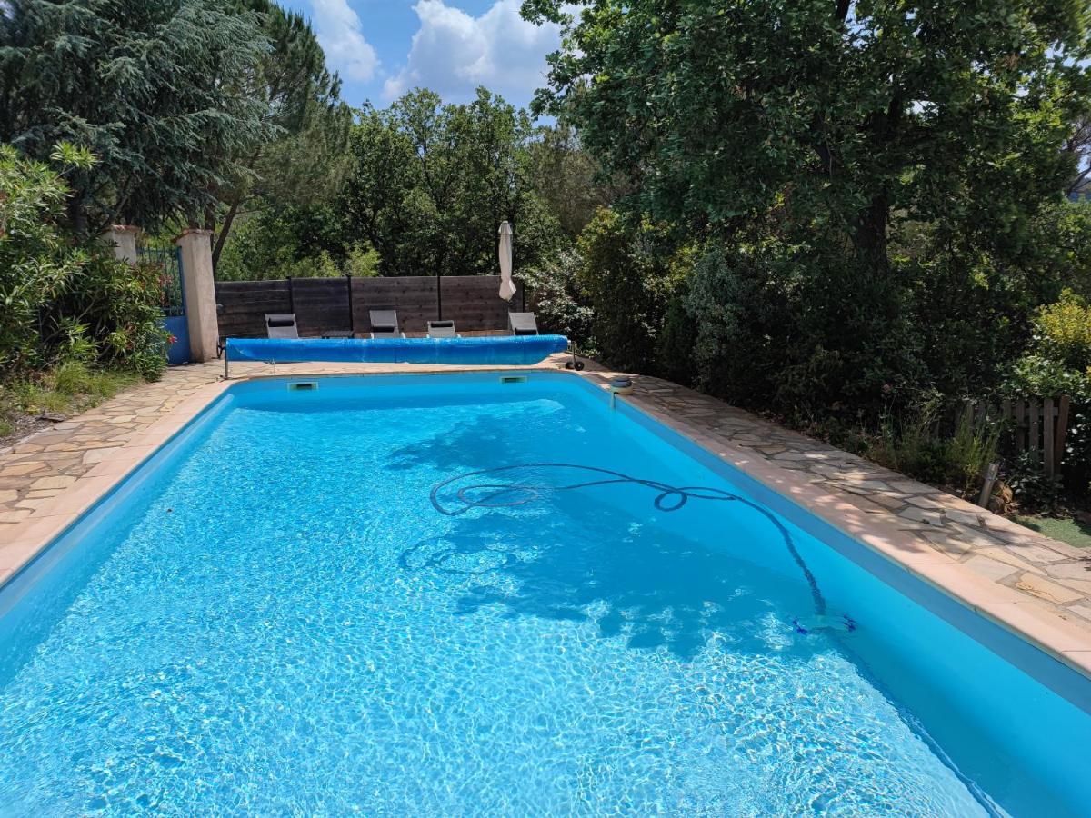 Appartement En Pleine Nature Avec Piscine Chauffee Collobrières 외부 사진